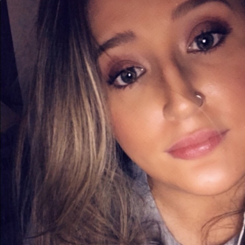 Meet your Posher, Cara